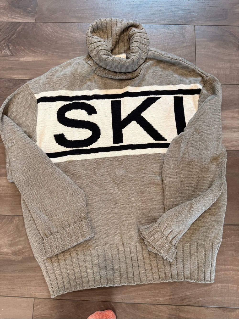 Turtleneck Ski-Inspired Woman’s Sweater by Easel. Oversized.